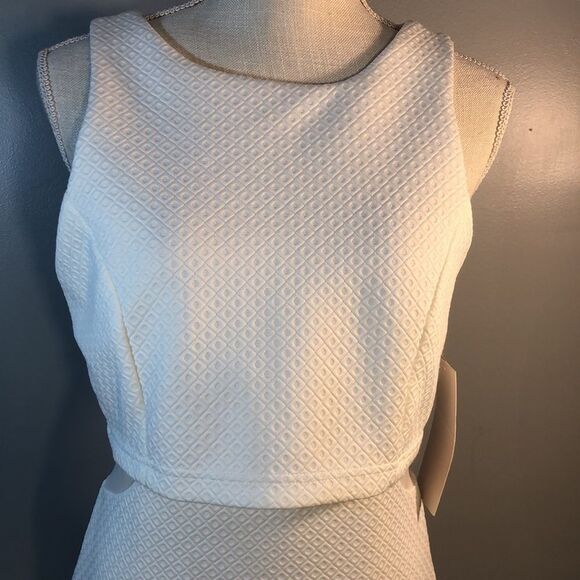 Honey and Rosie White Sleeveless Fitted Crew Neck W/Mesh Cut Out Sides 9 - Picture 2 of 13
